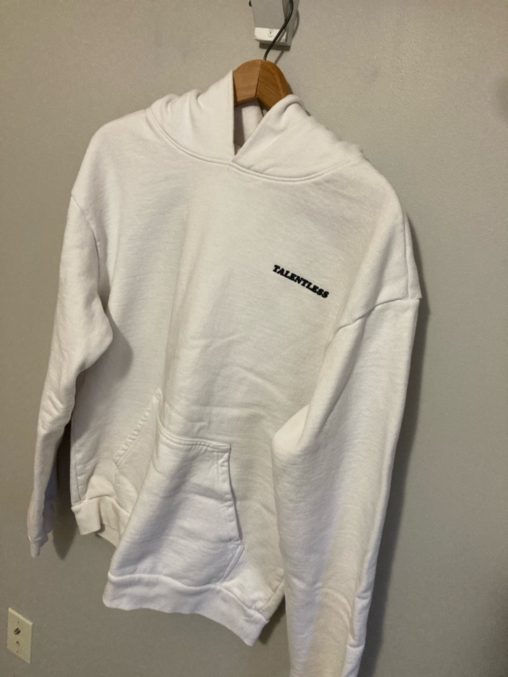 TALENTLESS Please Wash Your Hands White and Black Hoodie Sweatshirt, Size Medium - Picture 4 of 7